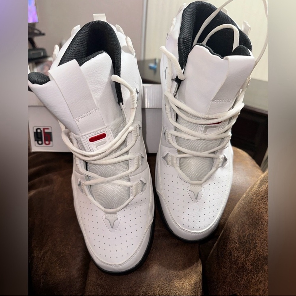 FILA SNEAKERS SIZE 14 WHITE WITH BLACK LINING